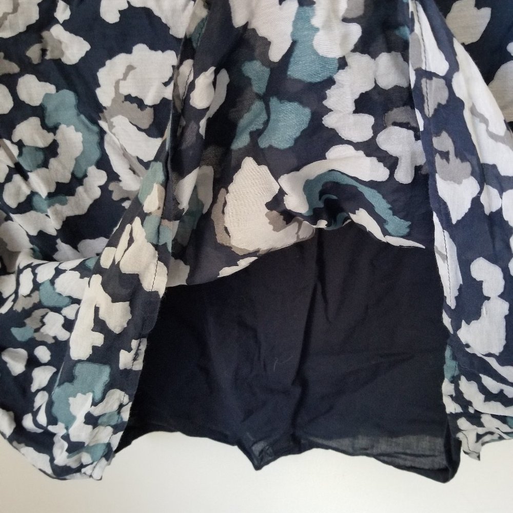 LOFT M Blue Green Grey Print Ruffled Shell - Picture 4 of 8
